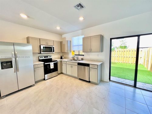 0-429 NE Ne 12th St, Florida City, FL, 33034-2327 | Card Image