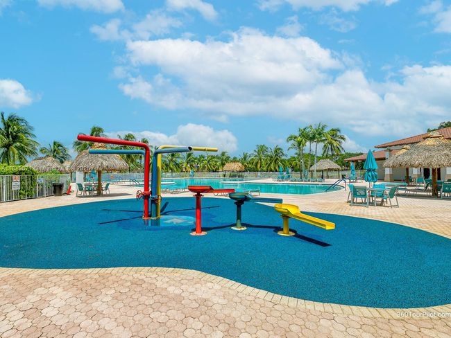 4209 Pinewood Ln, House other with 5 bedrooms, 4 bathrooms and null parking in Weston FL | Image 76