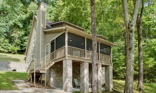 800 Harbor Dr, Lancaster, TN, 38569-5247 | Card Image