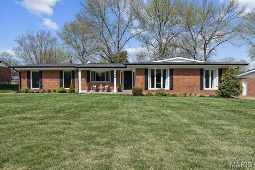 346 Norwood Cir, Ballwin, MO, 63011-2416 | Card Image
