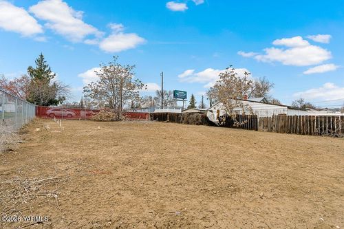 NKA Vendome Ave, Yakima, WA, 98902 | Card Image