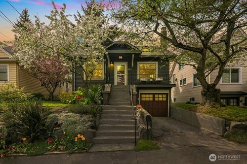 6823 16th Avenue Ne, Seattle, WA, 98115 | Card Image