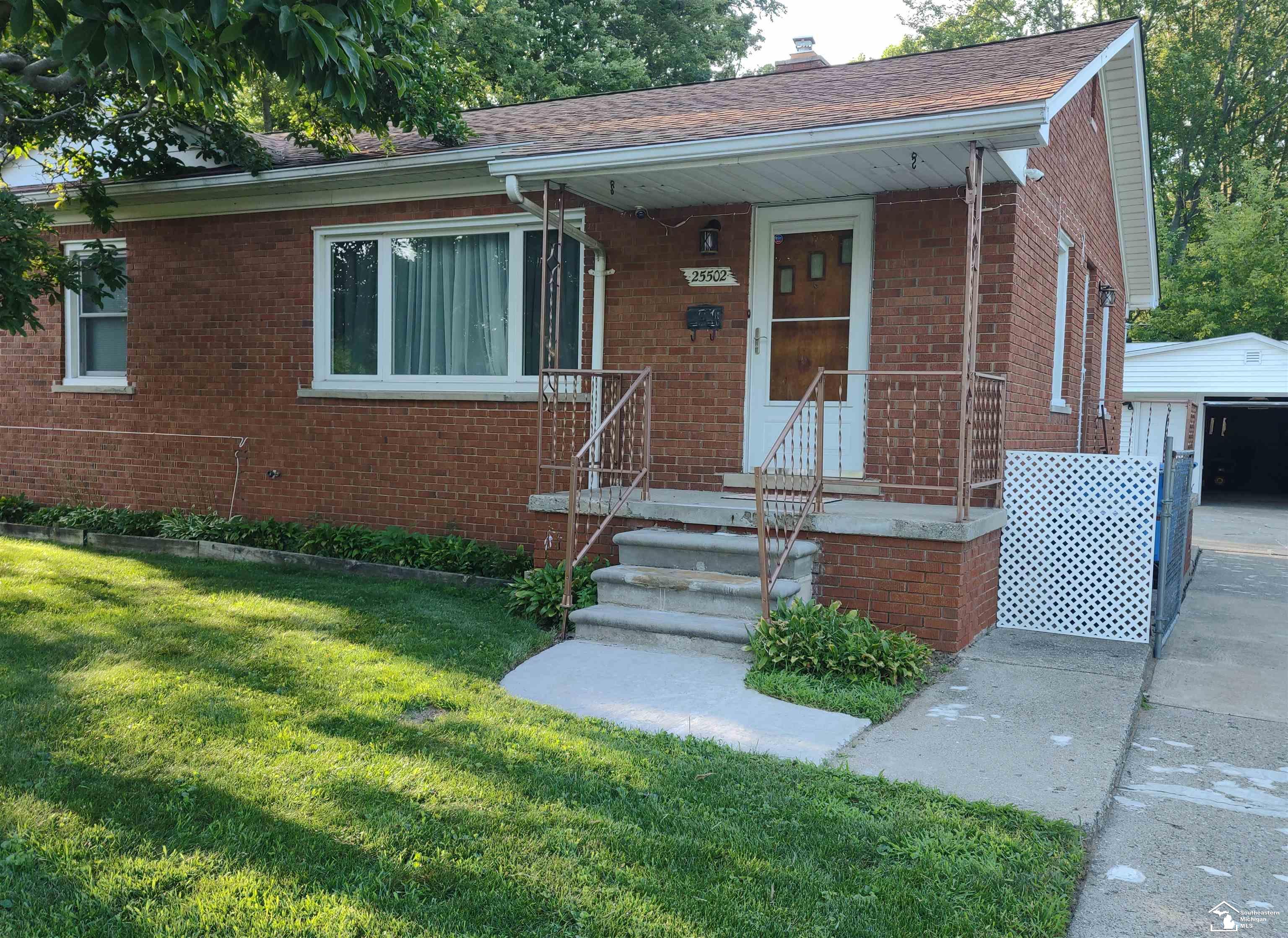 Dartmouth St, Dearborn Heights, MI 48125