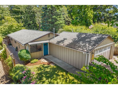 915 7th St, Hood River, OR, 97031-2213 | Card Image