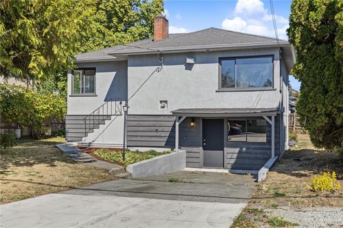 244 Regina Ave, Saanich, BC, V8Z1J5 | Card Image