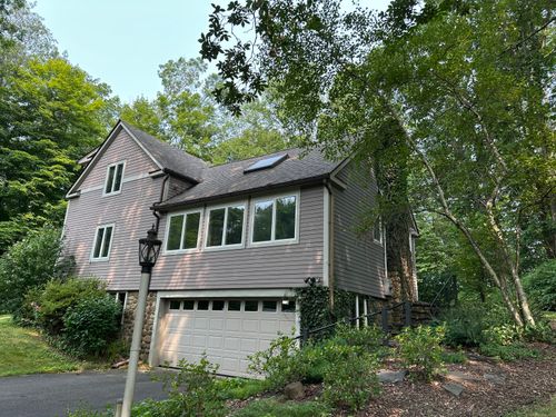 135 Oregon Rd, Cheshire, CT, 06410-1875 | Card Image