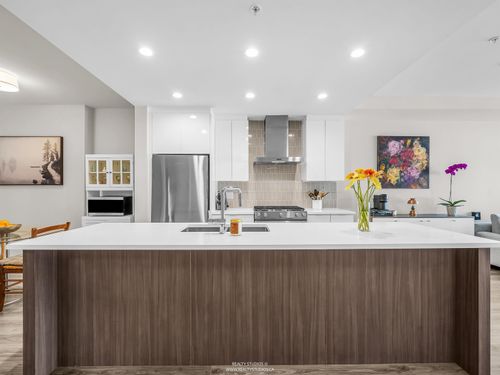 401-1496 Charlotte Rd, North Vancouver, BC, V7J0C9 | Card Image