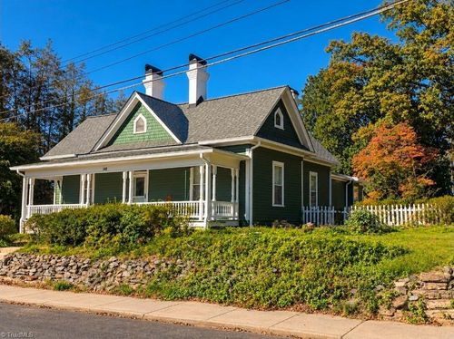 1906 W Poplar Street, Mount Airy, NC, 27030 | Card Image