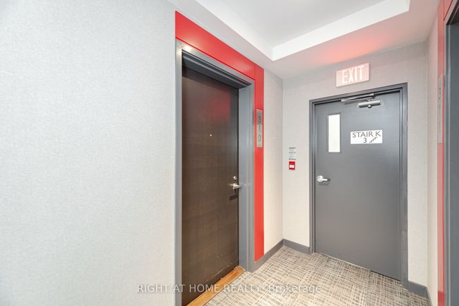 310 - 5005 Harvard Rd, Condo with 3 bedrooms, 2 bathrooms and 1 parking in Mississauga ON | Image 5
