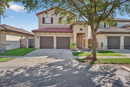 379 Ne 25th Ter, Homestead, FL, 33033-6211 | Card Image