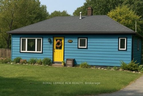 8320 E Main Street E, Adjala Tosorontio, ON, L0M1M0 | Card Image