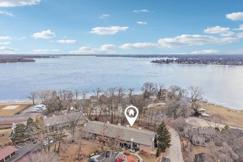 67 Woodhills Bay Rd, Fox Lake, IL, 60020-1564 | Card Image