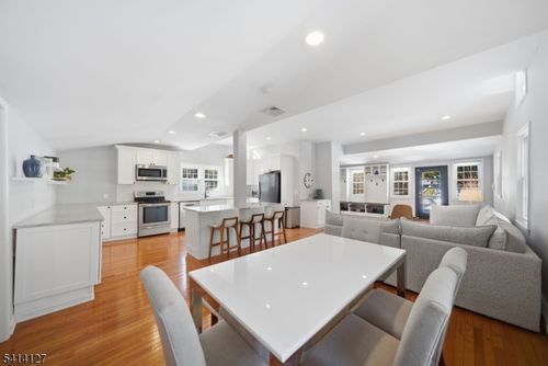 12 Overlook Dr, Denville, NJ, 07834-1714 | Card Image