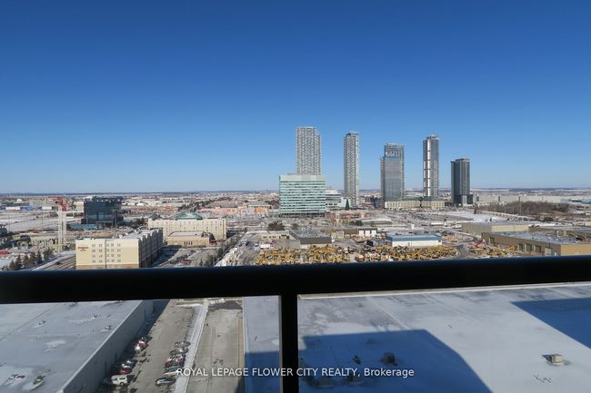 1715 - 10 Honeycrisp Cres, Condo with 2 bedrooms, 1 bathrooms and null parking in Vaughan ON | Image 22