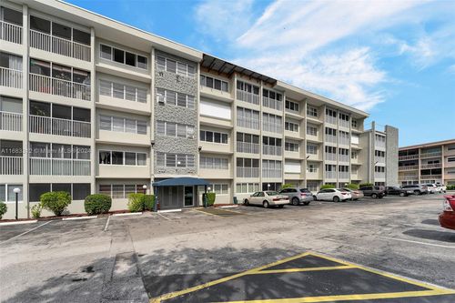apt-303f-330 Se 2nd St, Hallandale Beach, FL, 33009-5626 | Card Image