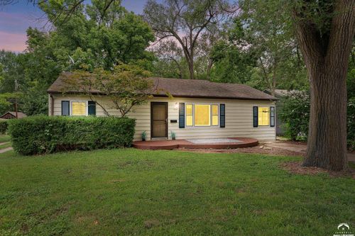 1950 Barker Ave, Lawrence, KS, 66046-3138 | Card Image