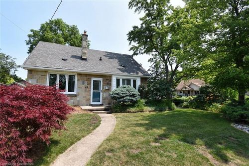 33 Wilmar Crt, Dundas, ON, L9H1H1 | Card Image