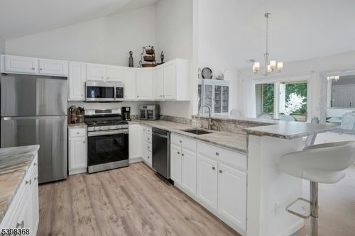 904-8 Caleb Ct, Hamburg, NJ, 07419-1250 | Card Image