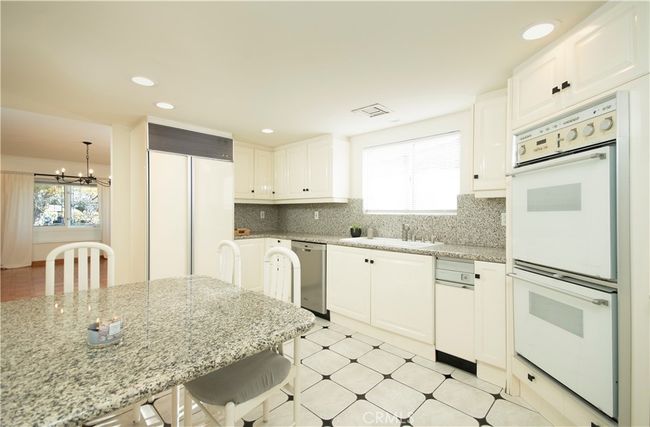 251 N Whitnall Hwy, House other with 4 bedrooms, 3 bathrooms and 4 parking in Burbank CA | Image 9