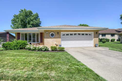 2630 Somerset Dr, Westchester, IL, 60154-5314 | Card Image
