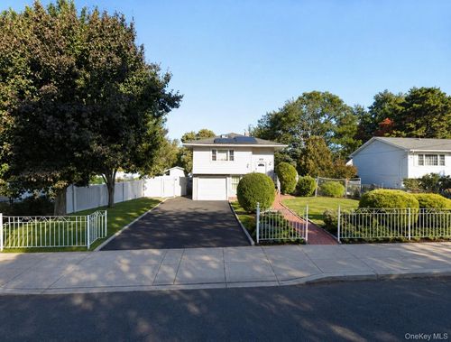 39 Patton St, Brentwood, NY, 11717-3412 | Card Image