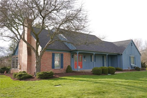 1235 Briarview Ave Nw, North Canton, OH, 44720-6161 | Card Image