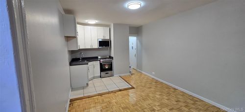 gl-2199 Holland Ave, Bronx, NY, 10462-1782 | Card Image
