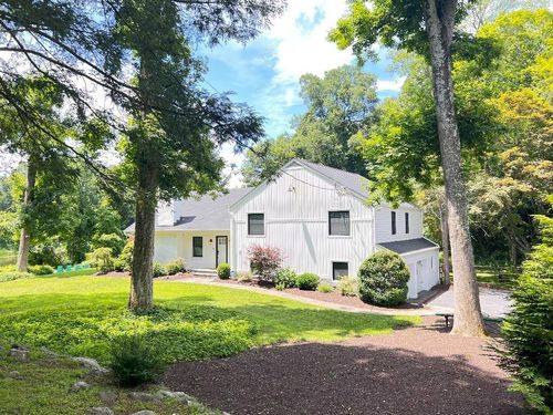 126 Goldens Bridge Rd, Katonah, NY, 10536-3443 | Card Image