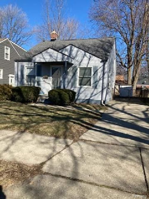 27710 Larchmont St, Saint Clair Shores, MI, 48081-1431 | Card Image