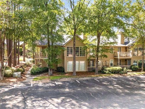 307 Country Park Dr Se, Smyrna, GA, 30080-8217 | Card Image