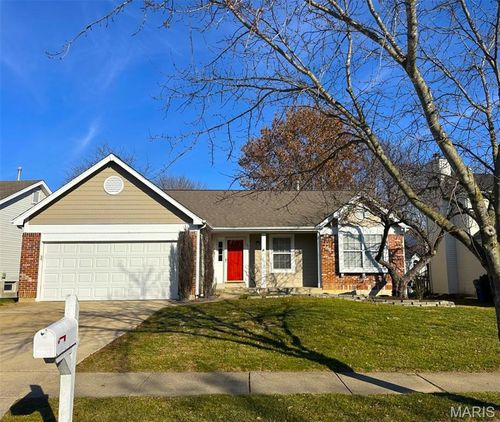 16735 Chesterfield Manor Drive, Chesterfield, MO, 63005 | Card Image