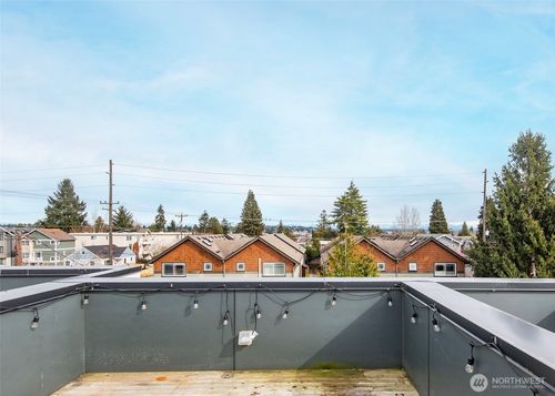 8362 12th Ave Nw, Seattle, WA, 98117-3341 | Card Image