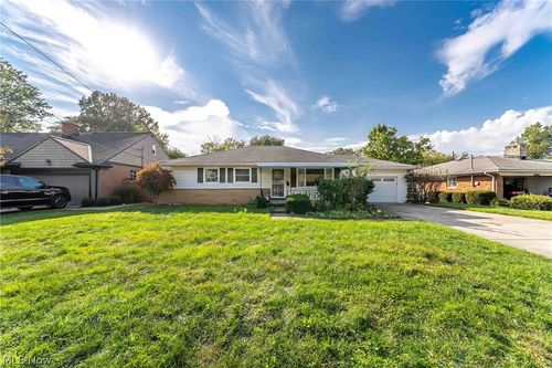 2640 Carmen Dr, Rocky River, OH, 44116-3314 | Card Image
