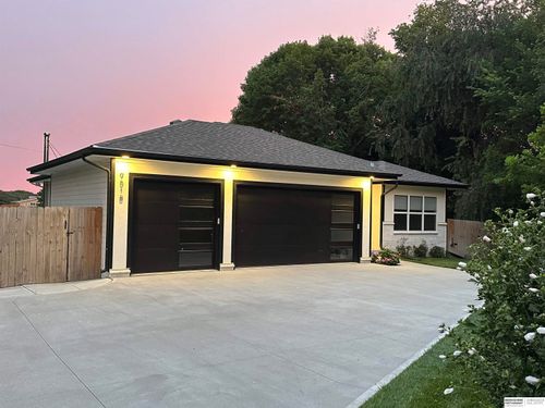 9518 Sterling Cir, Plattsmouth, NE, 68048-3809 | Card Image