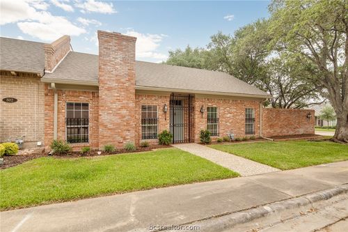 800 Dogwood Ln, Bryan, TX, 77802-1144 | Card Image