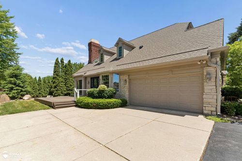 3333 Nell Rose Ct, Royal Oak, MI, 48073-2420 | Card Image