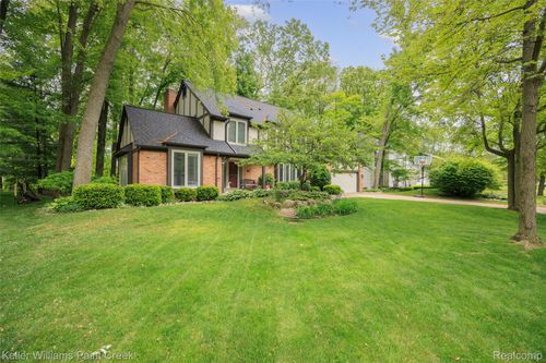 53362 Robinhood Dr, Shelby Township, MI, 48315-2032 | Card Image