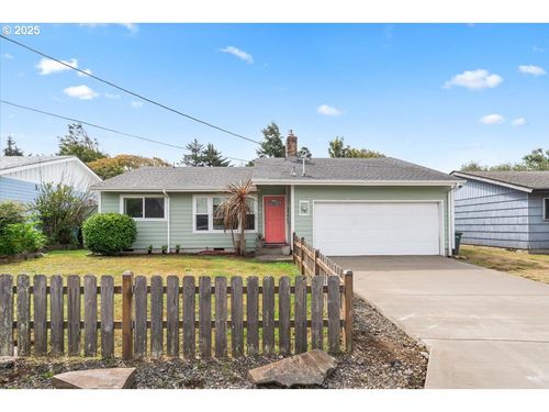 240 Ne 10th Ct, Newport, OR, 97365-3023 | Card Image