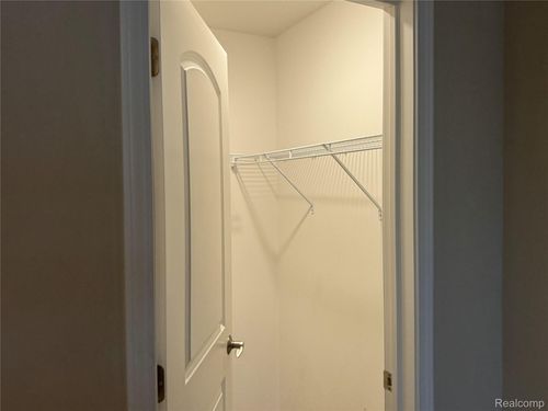 47757 Hillcrest Dr, Northville, MI, 48168-2602 | Card Image