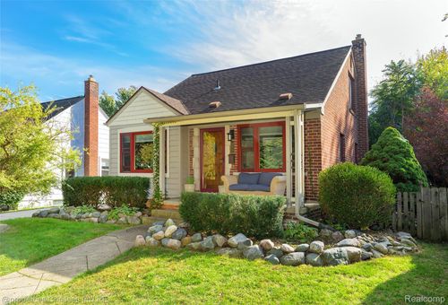 905 Albany St, Ferndale, MI, 48220-1667 | Card Image