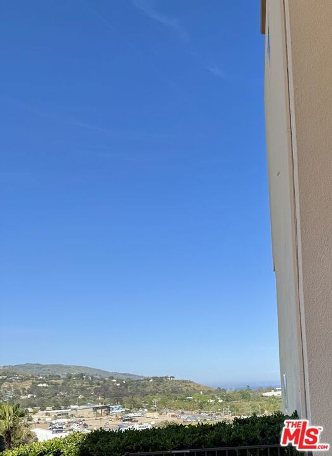 159 - 23901 Civic Center Way, Condo with 2 bedrooms, 2 bathrooms and 2 parking in Malibu CA | Image 6