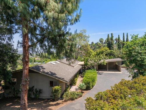 1421 Rincon Rd, Escondido, CA, 92025-5215 | Card Image