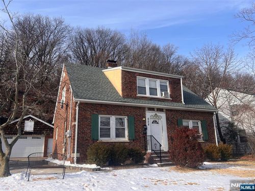 628 Valley Rd, Clifton, NJ, 07013-2238 | Card Image