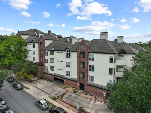 a-214-3001 Cedar St, Austin, TX, 78705-2947 | Card Image
