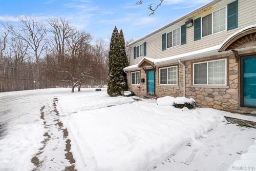 16107 Terrace Village Dr, Taylor, MI, 48180-6137 | Card Image