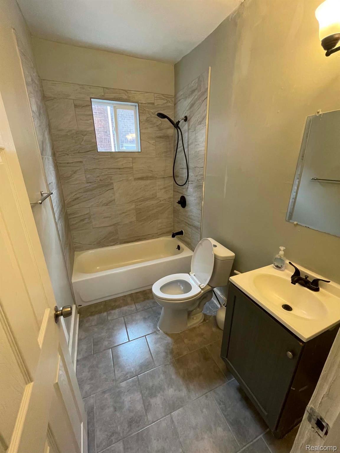 Residential Lease in Detroit 4