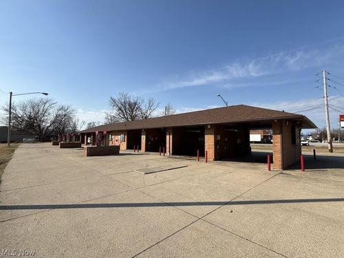 36161 Lake Shore Blvd, Eastlake, OH, 44095-1437 | Card Image