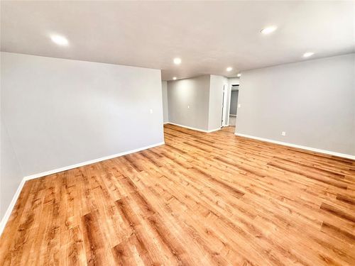 517 W Bradford Ave, Altus, OK, 73521-2417 | Card Image