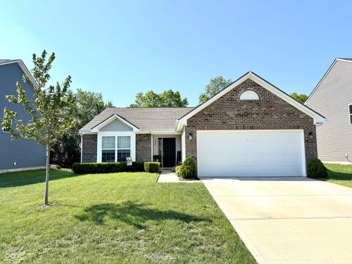 2027 Abbey Ln, Columbus, IN, 47201-8029 | Card Image