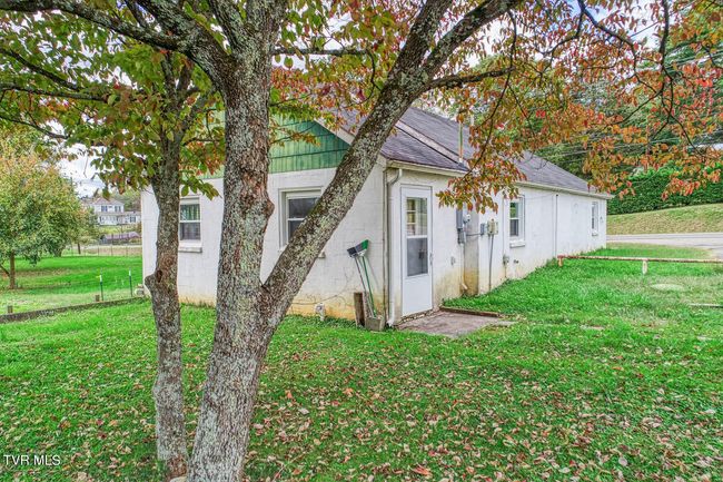 2114 Main St, House other with 3 bedrooms, 1 bathrooms and null parking in Surgoinsville TN | Image 8